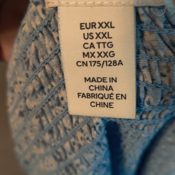 H&M Blue Floral Crop Peasant Top, Small White Flowers, Cinched Front 2XL - Picture 6 of 6